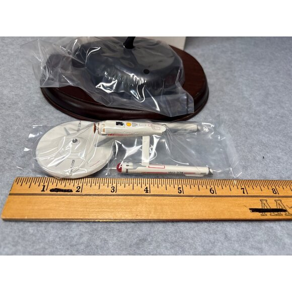 Hallmark 2006 Star Trek U.S.S. Enterprise NCC-1701 Keepsake Ornament with Magic - Picture 3 of 9